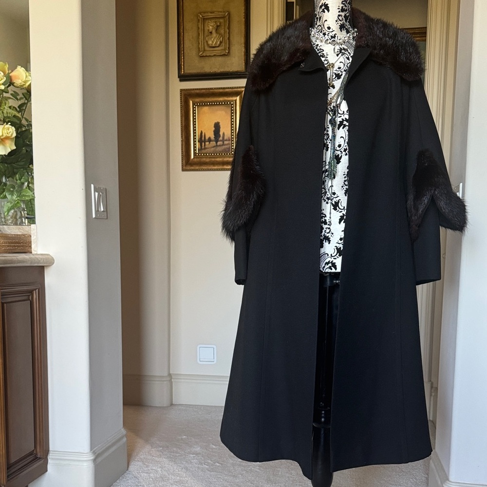 Elegant pure wool Black Cape coat with Fur Trim